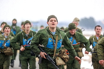 Брестские десантники пробежали марш-бросок на 5 км во время проверки боеготовности ВС