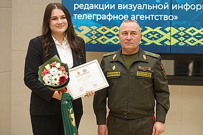 Журналистов БЕЛТА наградили за победу в конкурсе на лучшее освещение развития и строительства Вооруженных Сил