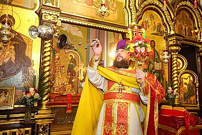 Православные верующие отмечают Пасху