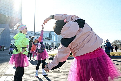 \"Заряд эндорфинами и цветы на финише\". \"Красивый забег\" прошел в Минске