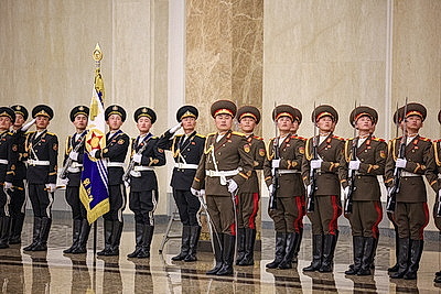 Лукашенко по прибытии в Пхеньян посетил Кымсусанский дворец Солнца и почтил память корейских вождей