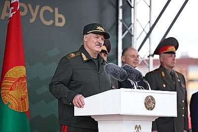 Лукашенко принял участие в церемонии приведения к военной присяге в Борисовском районе
