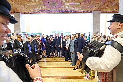 Диалог о будущем сердца страны. В Овальном зале собрались женщины, которые хотят сделать жизнь на селе ярче и комфортнее