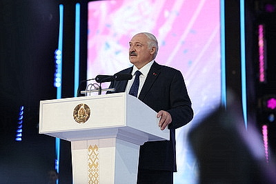\"Зеркало истории суверенной Беларуси\". Лукашенко о 35-летии фестиваля \"Славянский базар в Витебске\"