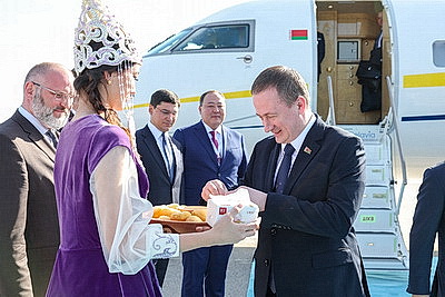 Турчин прибыл с рабочим визитом в Казахстан