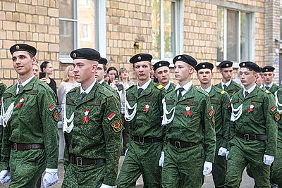 Ветераны Великой Отечественной войны принимают поздравления с 9 Мая