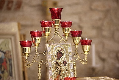 Лукашенко зажег рождественскую свечу в храме в Минском районе