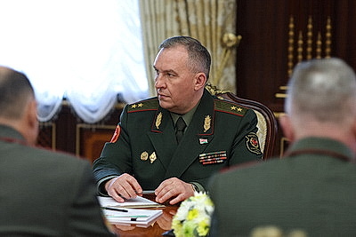 Лукашенко заслушал доклад по тематике плана строительства и развития Вооруженных Сил