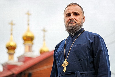 Православные верующие отмечают Яблочный Спас