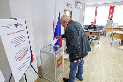 В России прошли выборы в Госдуму, в Беларуси россияне могли проголосовать в 7 городах