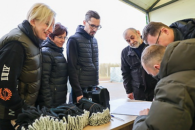 Республиканский субботник: депутаты Палаты представителей благоустроили столичный парк