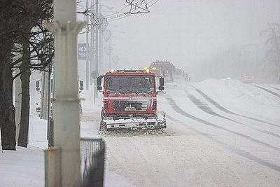 В Минске более 180 единиц техники и свыше 1,5 тысячи человек ликвидируют последствия снегопада