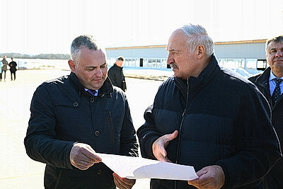 Лукашенко ознакомился с развитием мясного скотоводства и молочной отрасли