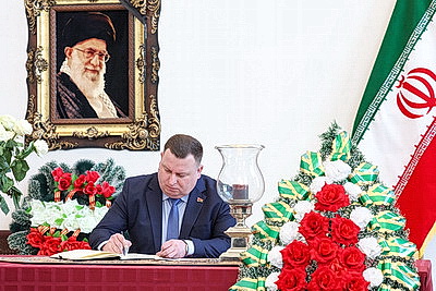 В книге соболезнований в посольстве Ирана в Беларуси продолжают оставлять записи