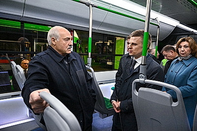 Лукашенко ознакомился с развитием производства отечественного пассажирского транспорта