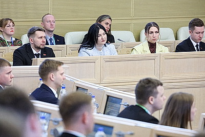 \"Разговор на равных\": диалог с молодежью состоялся в Совете Республики и Палате представителей