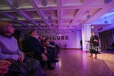 \"Опера - это не скучно\". Как Большой театр превращает классику в современный тренд