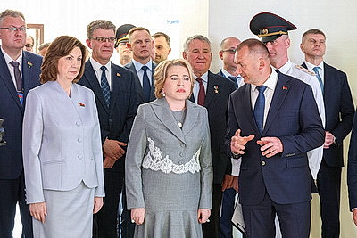 Кочанова и Матвиенко посетили Специализированный лицей МВД
