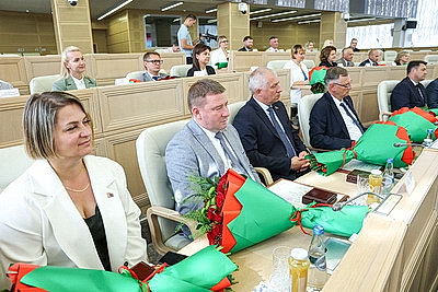В Совете Республики вручили награды за организацию \"Поезда Памяти\" и Форума регионов Беларуси и России