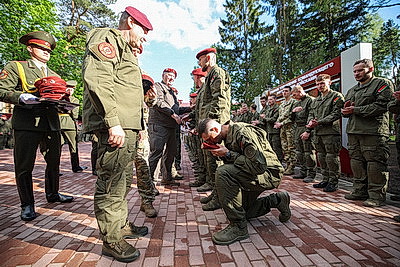 Обладателями краповых беретов стали 68 военнослужащих внутренних войск и сотрудников ОВД