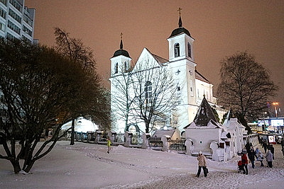Морозный зимний день: снегопад не повод сидеть дома для активных жителей