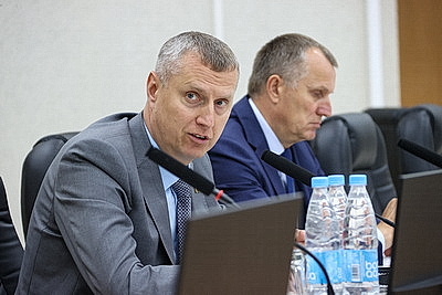 \"Если не сработает район - отвечать будет председатель исполкома\". Крутой об уборочной