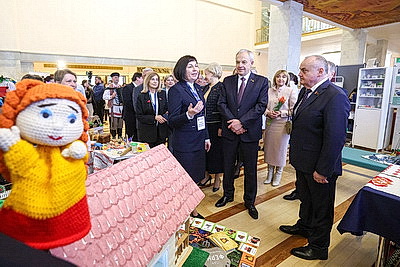 Диалог о будущем сердца страны. В Овальном зале собрались женщины, которые хотят сделать жизнь на селе ярче и комфортнее