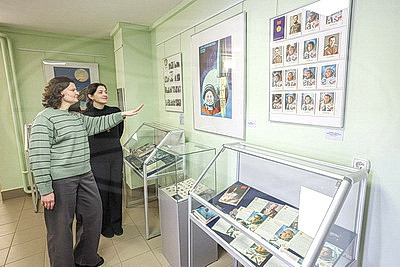 Письмо Гагарина, значки, плакаты. В Витебске открылась посвященная космосу выставка