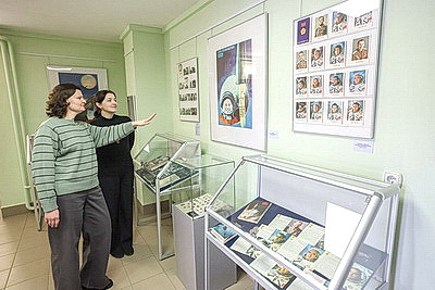 Письмо Гагарина, значки, плакаты. В Витебске открылась посвященная космосу выставка