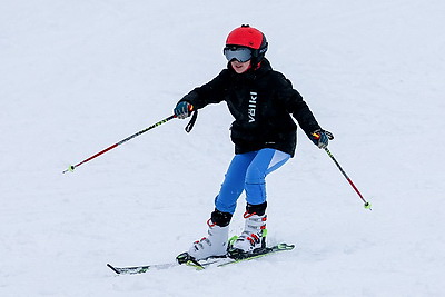 Любители активного отдыха провели праздничные выходные на снежных склонах