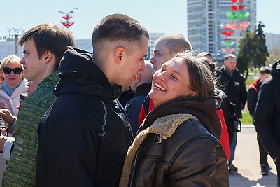Торжественная отправка новобранцев на срочную военную службу прошла в Минске и регионах Беларуси
