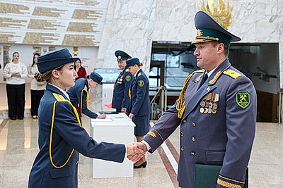 Сотрудники Минской региональной таможни торжественно приняли присягу в музее истории ВОВ