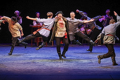 Новую театрализованную программу \"Масленка\" представил хореографический ансамбль \"Хорошки\"