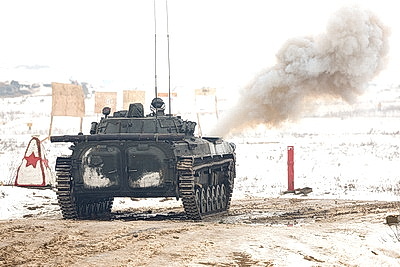 Контрольные стрельбы сдают военнослужащие 11-й отдельной мехбригады