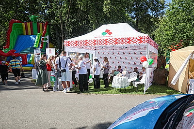 Акцент на интерактив. Марафон \"17 граней единства\" собрал в Свислочи десятки участников