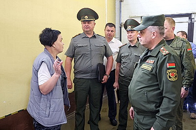 \"Люди заряжены, задачи по силам\". Военкомы ознакомились с ходом уборочной в Гродненском районе