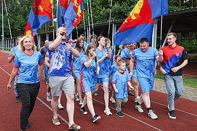 Спорт на максимуме: более 500 представителей белорусских СМИ вышли на старт спартакиады в \"Стайках\"