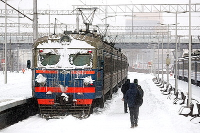 Морозный зимний день: снегопад не повод сидеть дома для активных жителей
