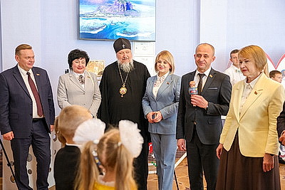\"Настоящий жизненный подвиг\". Орден Матери вручили 17 жительницам Гомельской области