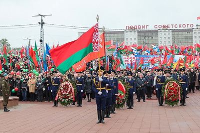 Праздничный Витебск. Жители и гости города празднуют День Победы