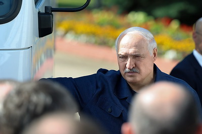 Торговля на селе и перспективы БелОМО. Лукашенко посетил Вилейский район