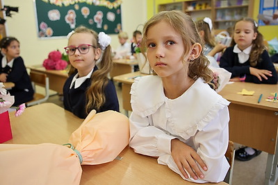 \"Школа для каждого, школа для всех\". В Минске прошли торжественные линейки ко Дню знаний