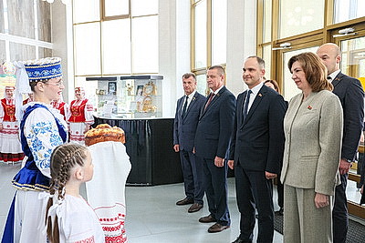Кочанова посетила БелАЭС и ознакомилась с инфраструктурой Островца