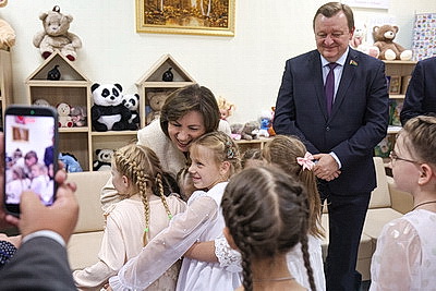 Кочанова посетила воспитанников детского дома семейного типа в Гродно