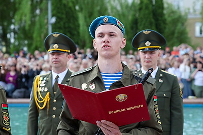 Около 10 тыс. новобранцев приняли военную присягу в Вооруженных Силах Беларуси