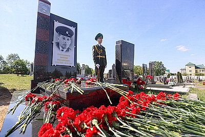 Обновленный памятник легендарному пограничнику Варламу Кублашвили открыли в Бресте