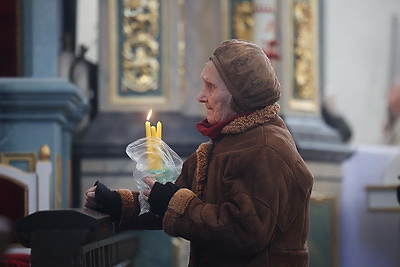 Католики празднуют Сретение Господне