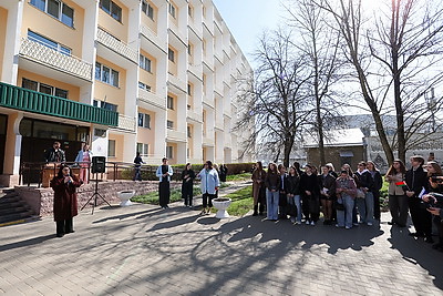 \"Строить будущее вместе\". Студенты Беларуси и России приняли участие в высадке Дерева дружбы в Минске