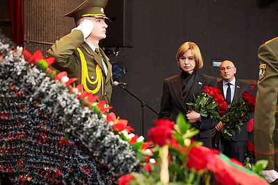 В Минске простились с народным поэтом, одним из авторов Государственного гимна Владимиром Каризной