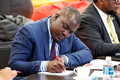 Парламентская делегация Зимбабве посетила ПВТ и ММВЦ